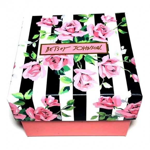 Betsey Johnson Gummy Bear Necklace & Earrings Gift Set - Picture 5 of 6